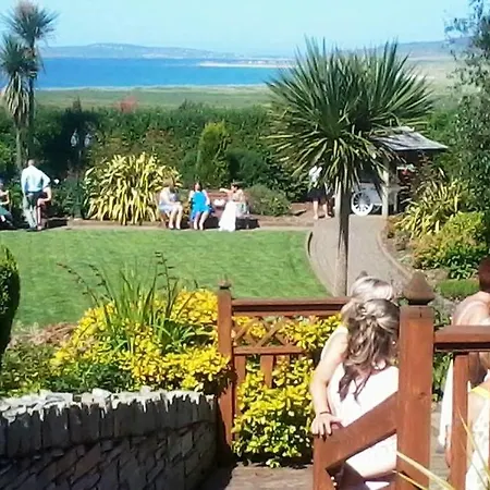 The Strand 2* باليليفين