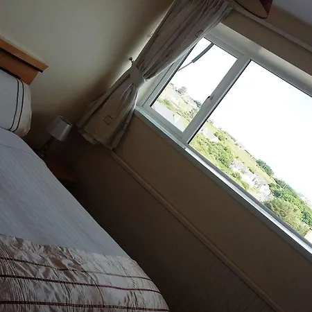 The Strand باليليفين