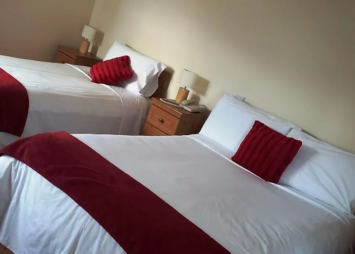 The Strand 2* باليليفين