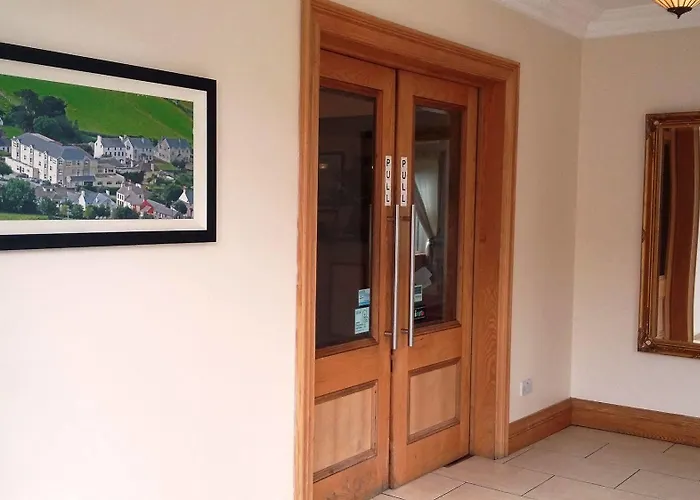 The Strand فندق 2*